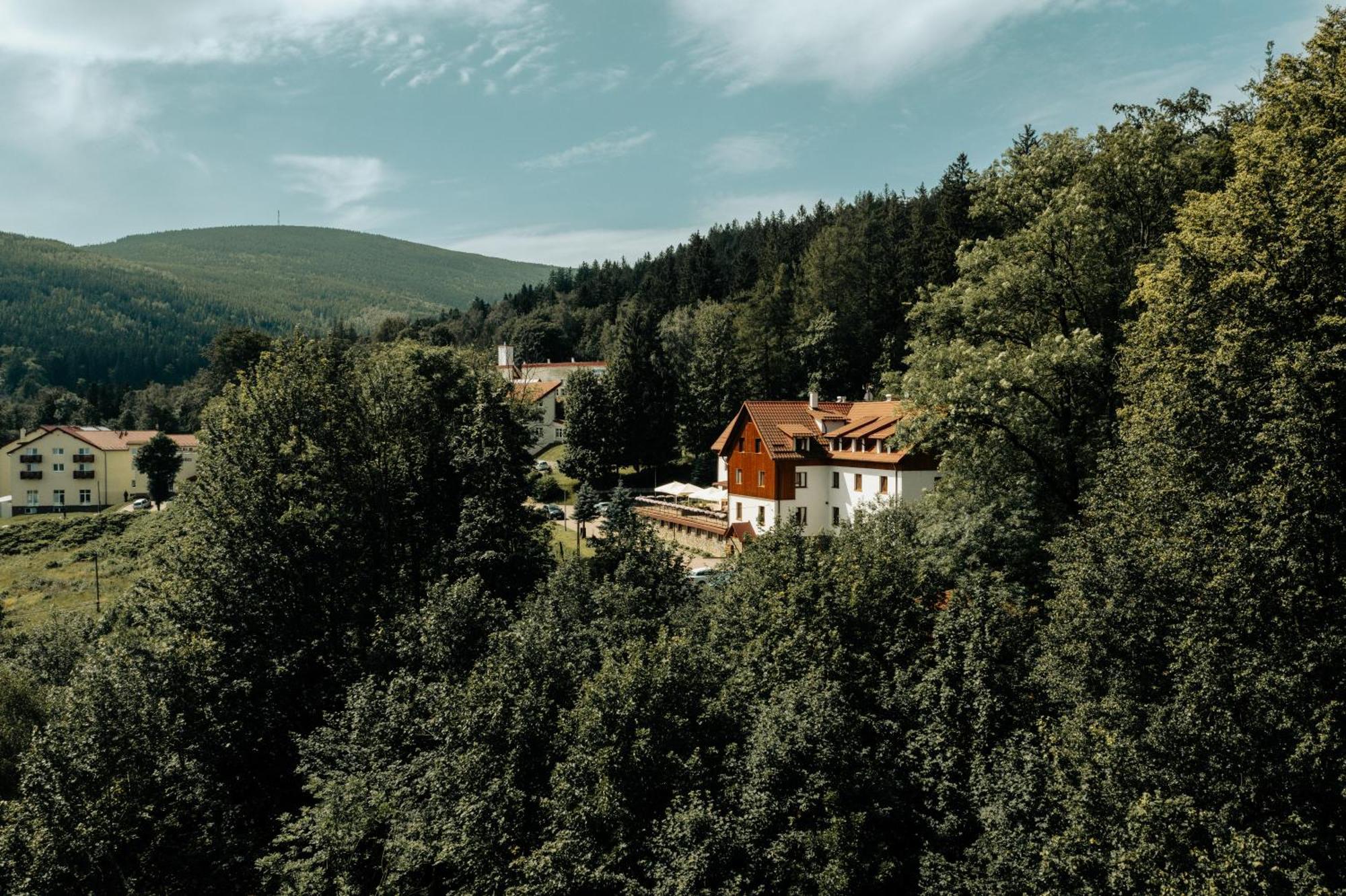 Hotel Le Mont Medical & Spa Swieradow-Zdroj Exterior foto